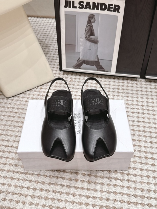 Maison Martin Margiela Shoes - Maison Martin Margiela Black Leather Tabi Slingback Mules